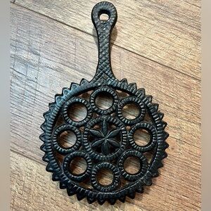 Vintage Cast Iron Trivet Round with Handle